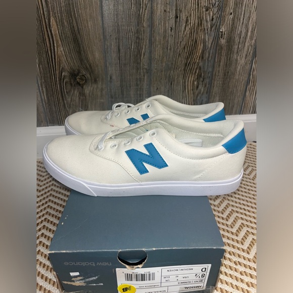 New balance off white with turquoise blue detailing new in box size 8.5 men’s - Picture 5 of 6